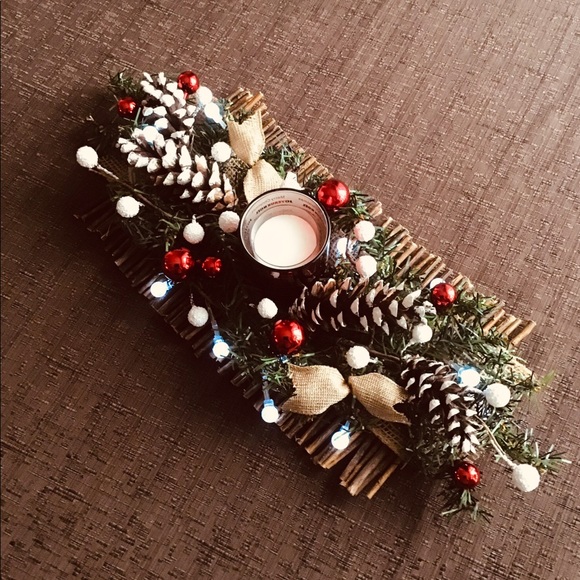 Christmas centerpiece - Picture 3 of 7